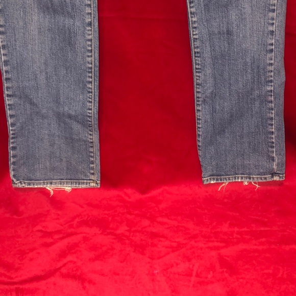 Lucky Brand Straight Leg Jeans. - Picture 3 of 5